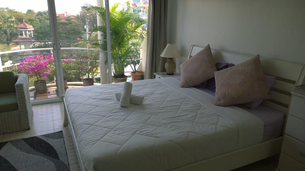 Corner Cafe Bed & Breakfast Hua Hin Ngoại thất bức ảnh