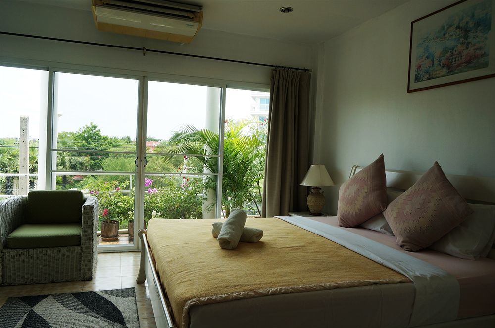 Corner Cafe Bed & Breakfast Hua Hin Ngoại thất bức ảnh